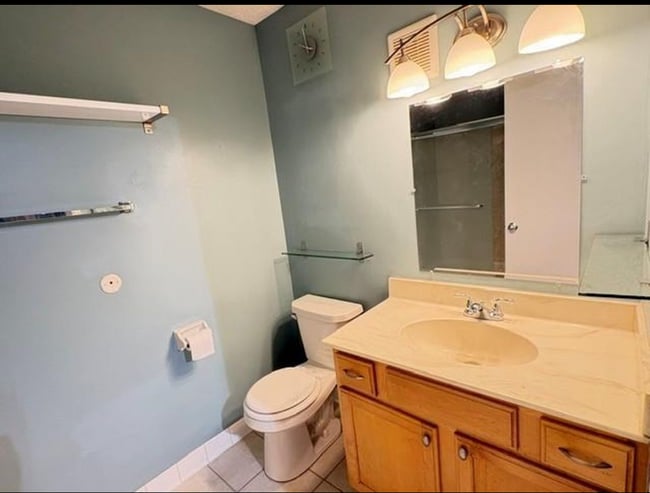 Building Photo - 4110 Eagan Apt 221