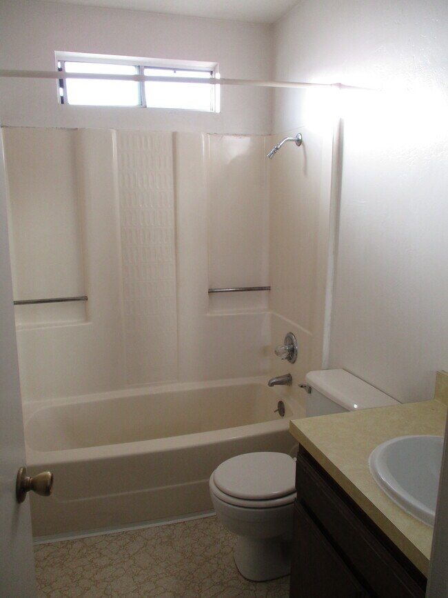 Foto del edificio - 7137 Mohawk St