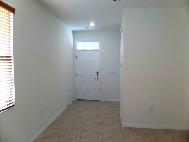 Foto del edificio - 8051 Penrose Pl