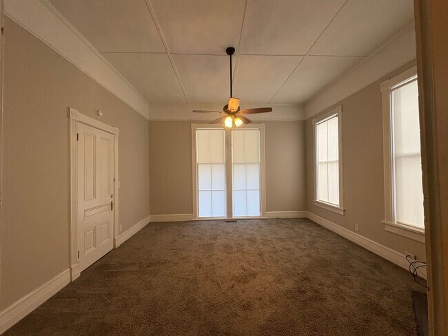 Foto del edificio - 384 Spring St