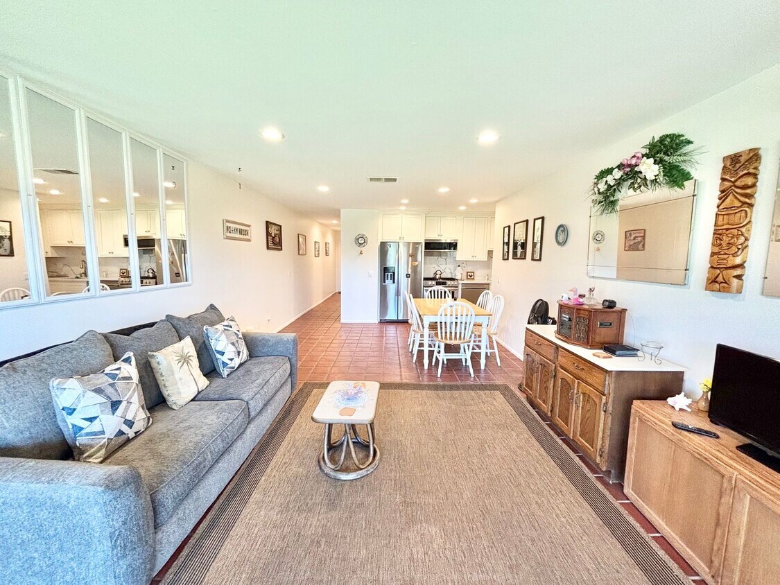 Primary Photo - Surfside III / Port Hueneme / 1 bedroom on...