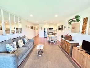 Building Photo - 703 Reef Cir