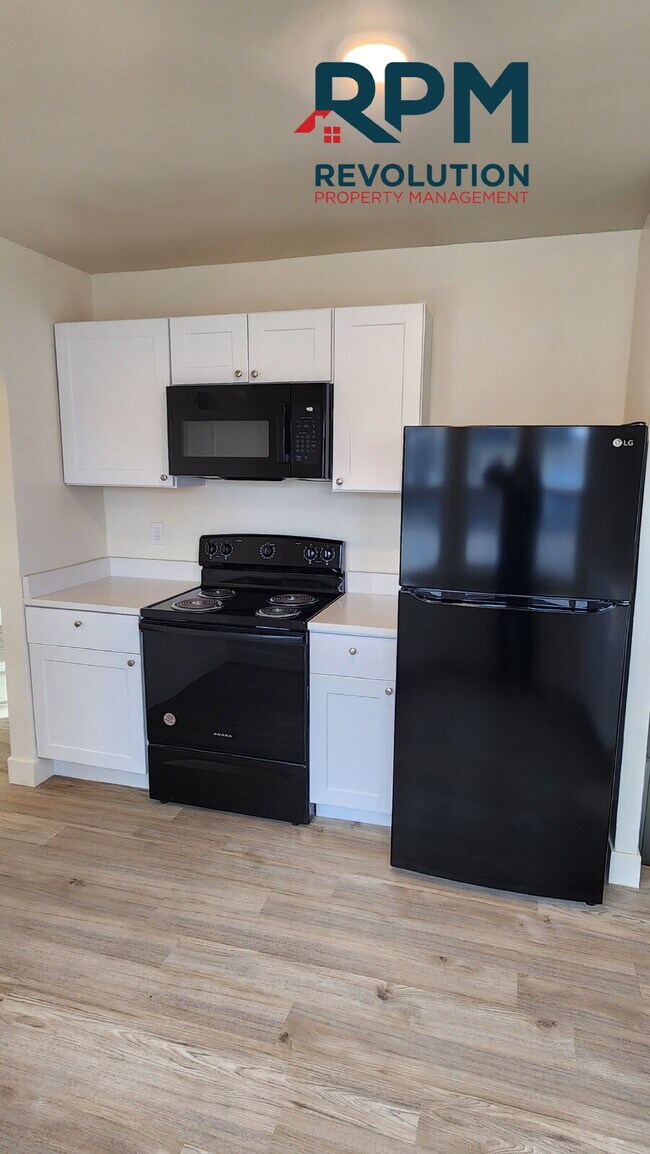 Foto del edificio - "Charming 3-Bed in Ogden: Spacious 1104 Sq Ft Living!"