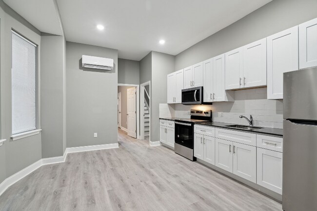 Photo - 5050 Walnut St House