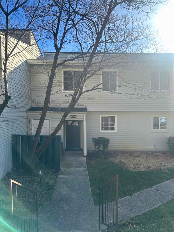 Building Photo - 4720 Walden Pond Dr