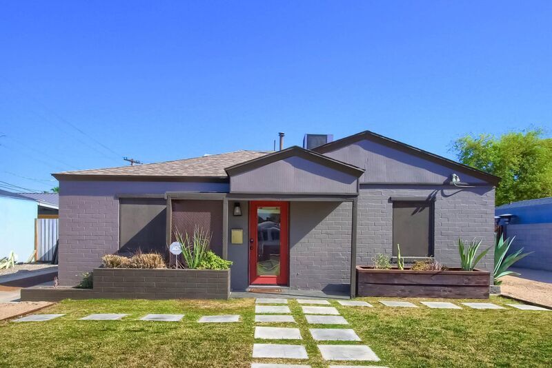 Primary Photo - 224 W Montecito Ave