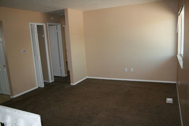 Building Photo - 4 br, 2 bath House - 900 E Evans Ave