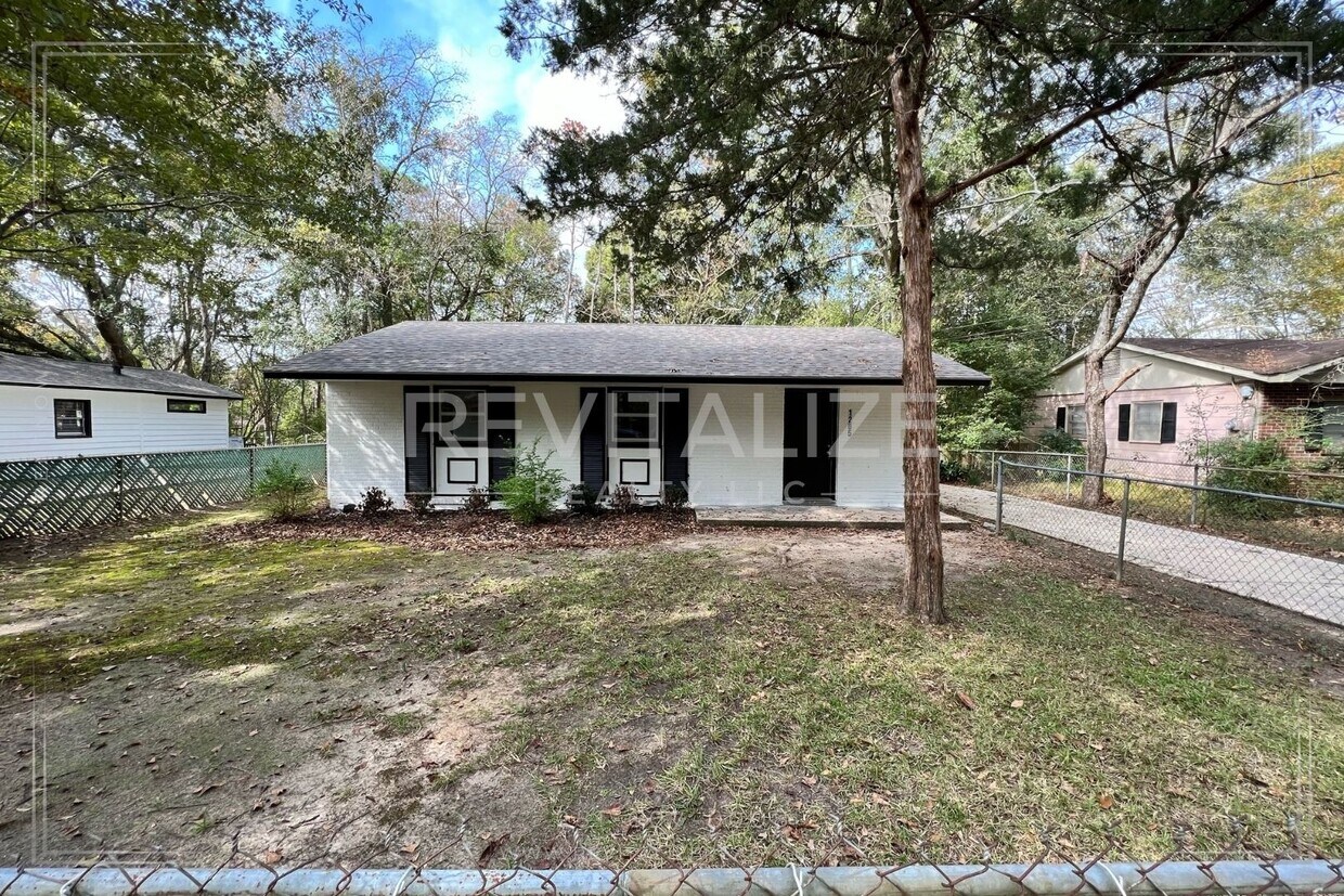 Foto principal - FULLY Remodeled Home in West Mobile!!
