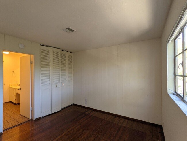 Bedroom #1 - 2551 Le Conte Ave