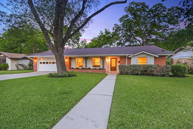 Building Photo - 6207 Shoal Creek Dr W