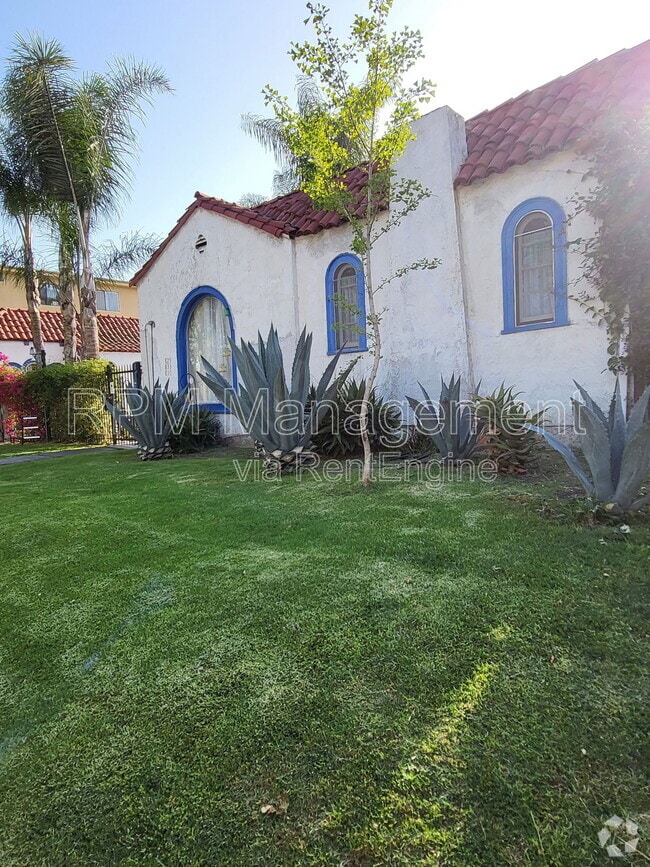 Building Photo - 831 1/4 N Formosa Ave