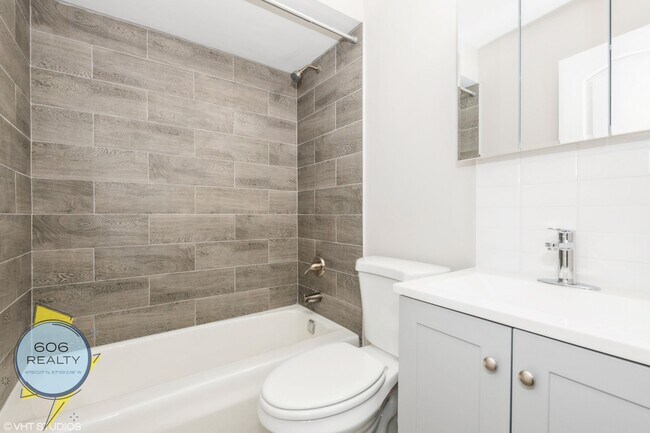 Foto del edificio - 7300 W North Ave