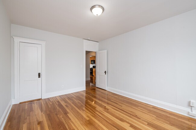 Foto del edificio - 258 Chestnut Hill Ave