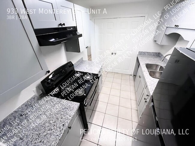 Building Photo - 933 Monterey Ct S