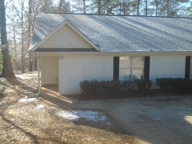 Building Photo - 6227 Dorsett Shoals Rd
