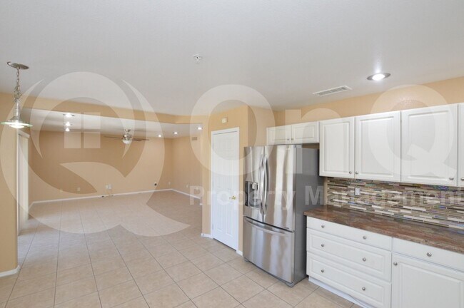 Foto del edificio - 9325 E Pershing Ave