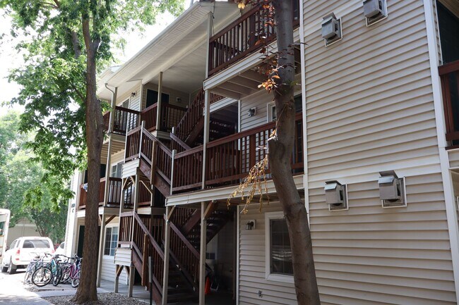 Foto del edificio - $1000 Off First Month's Rent! - 2-Bed, 2-B...