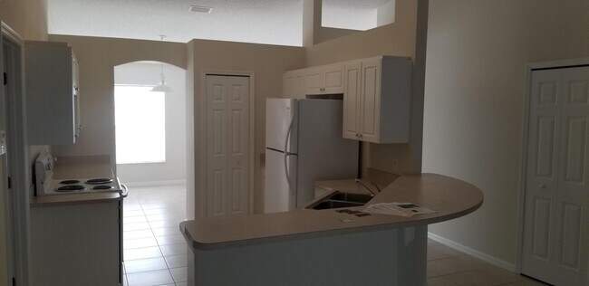 Building Photo - 557 Browning Terrace