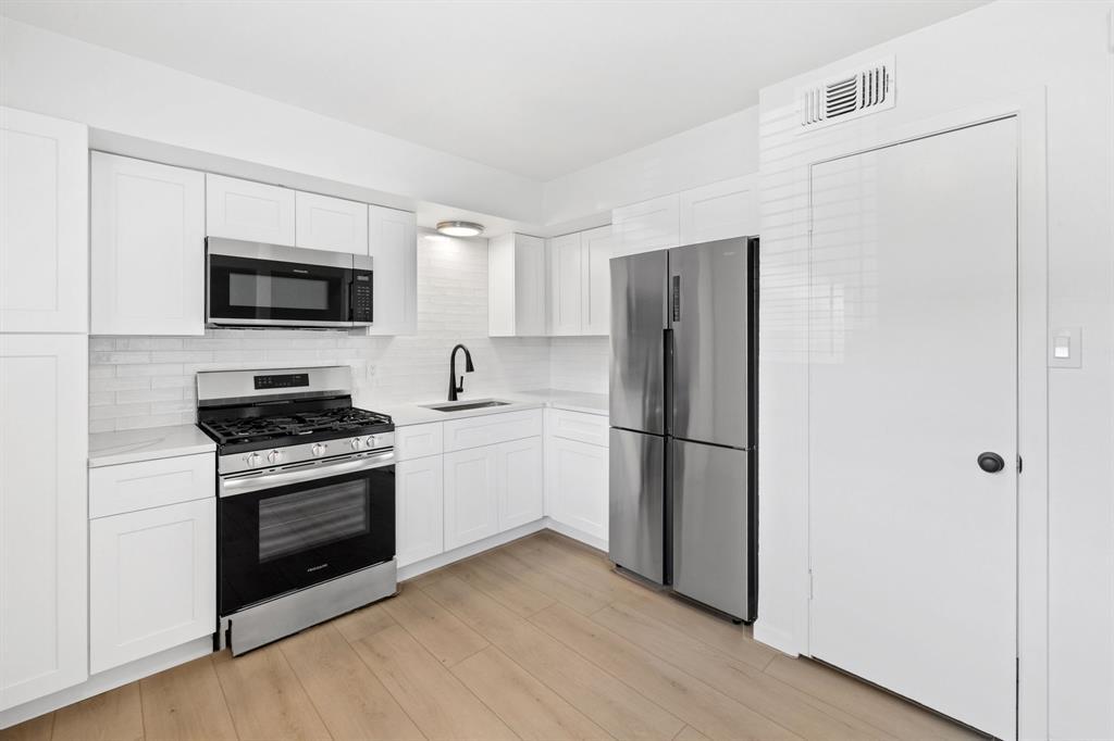 Foto principal - 806 E 13th St