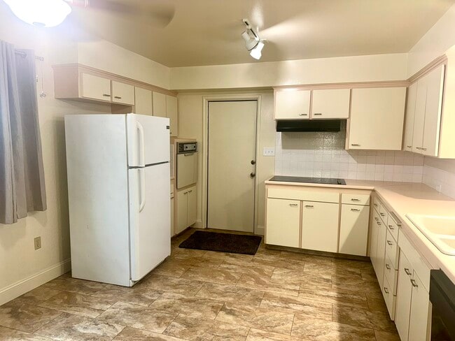 Foto del edificio - 4548 N Meridian Ave