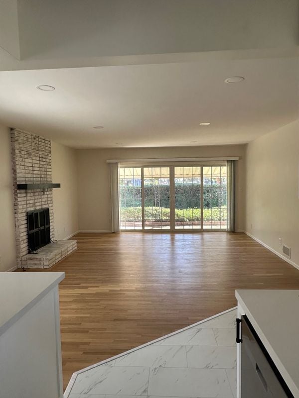 Foto del edificio - 4841 N Darfield Ave