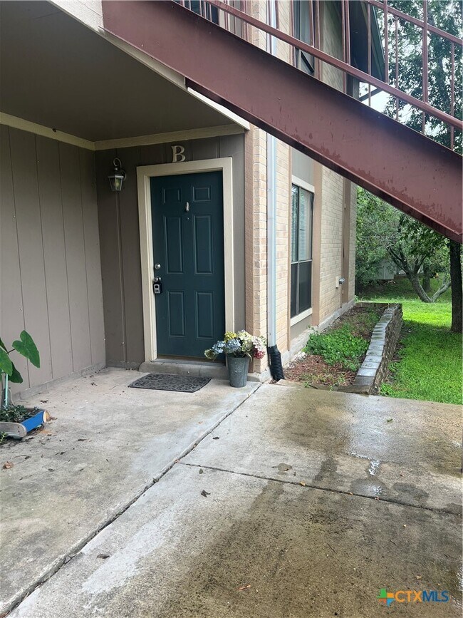 Building Photo - 229 Craddock Ave