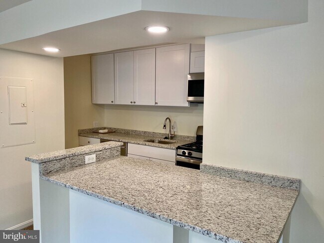 Foto del edificio - 4733 Bradley Blvd