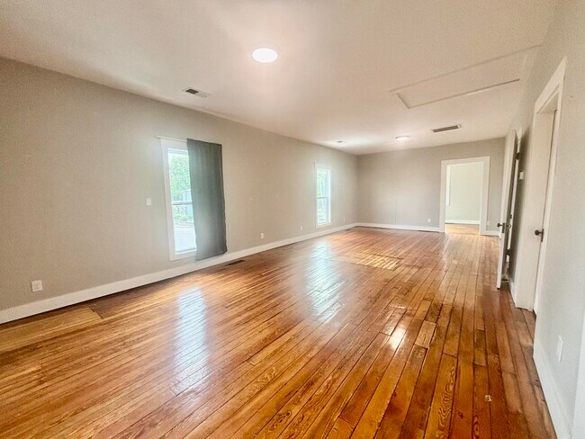 Foto del edificio - 605 Taylor Ave