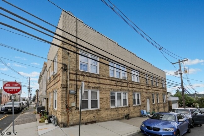 Foto del edificio - 217 MacArthur Ave