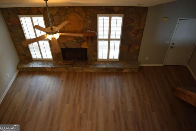 Building Photo - 272 Toweridge Dr SW