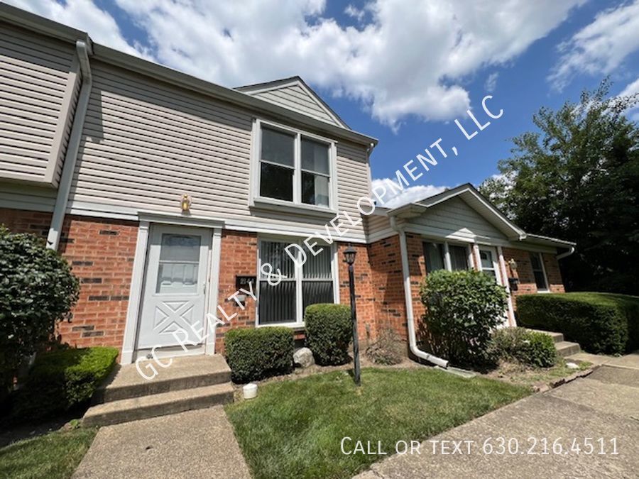 Primary Photo - ***MUST SEE - RECENTLY REMODELED STREAMWOO...