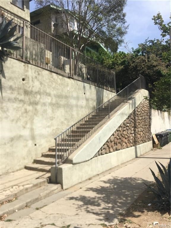 6167 Piedmont Ave, Los Angeles, CA 90042 Room for Rent in Los Angeles, CA