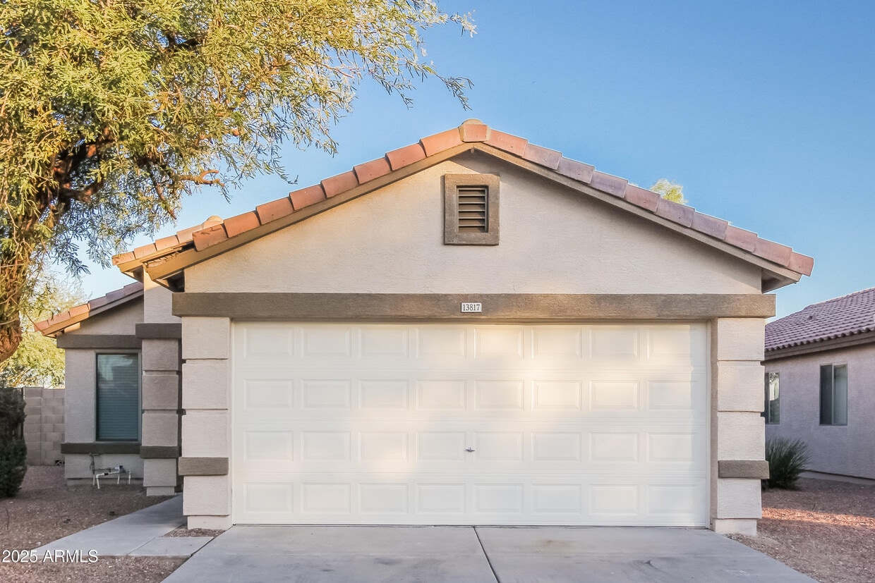 Primary Photo - 13817 N 149th Ln