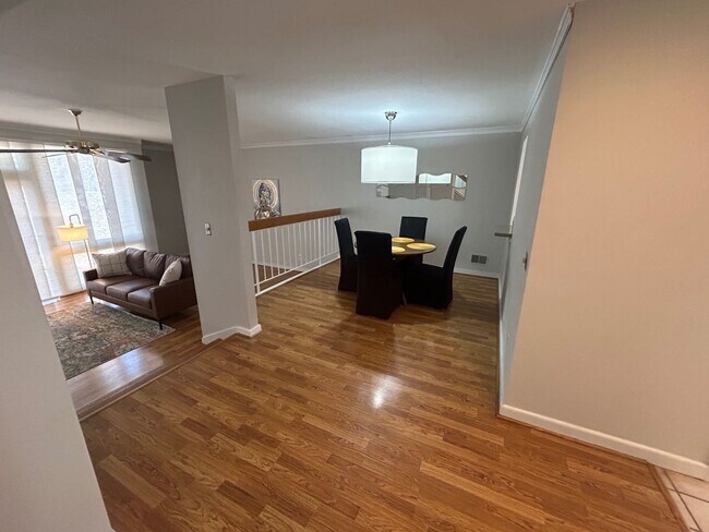 Foto del edificio - 1 Gardenwood Ct
