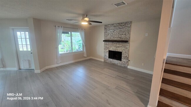 Building Photo - 7239 Foxbrook Dr
