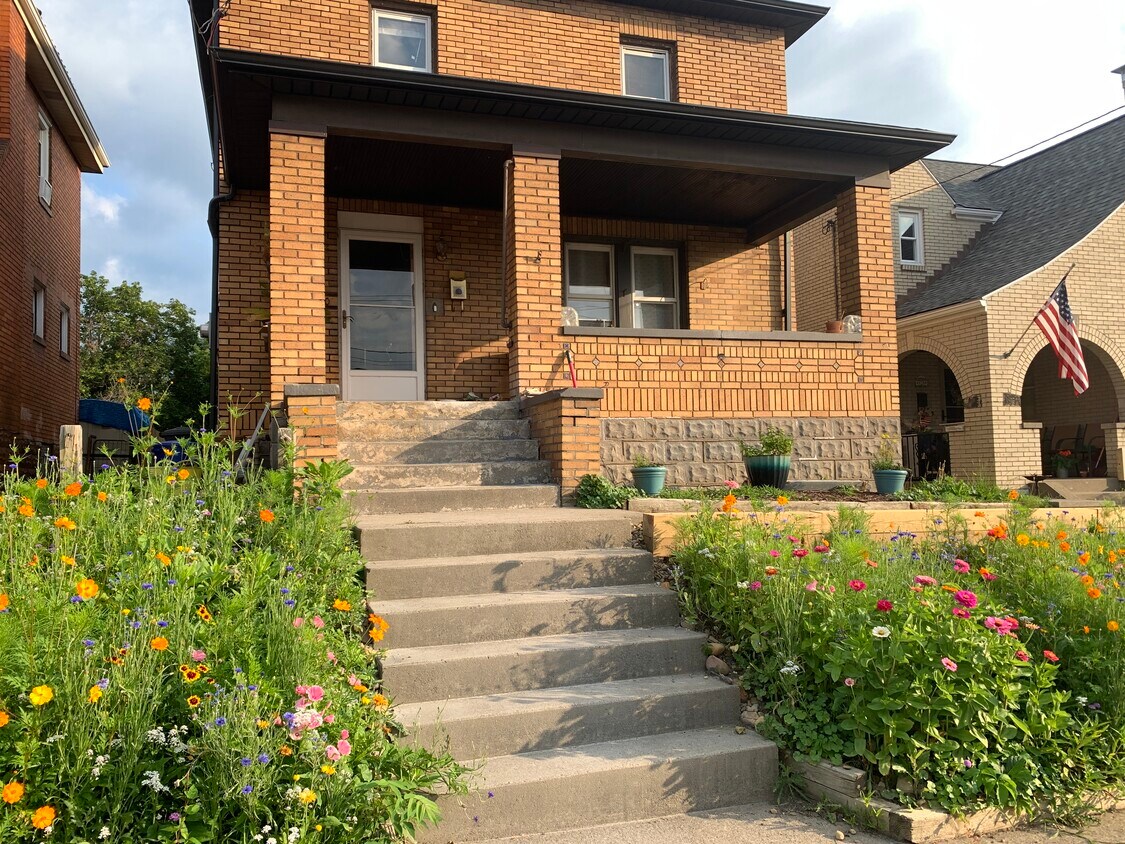 Primary Photo - 920 Yetta Ave