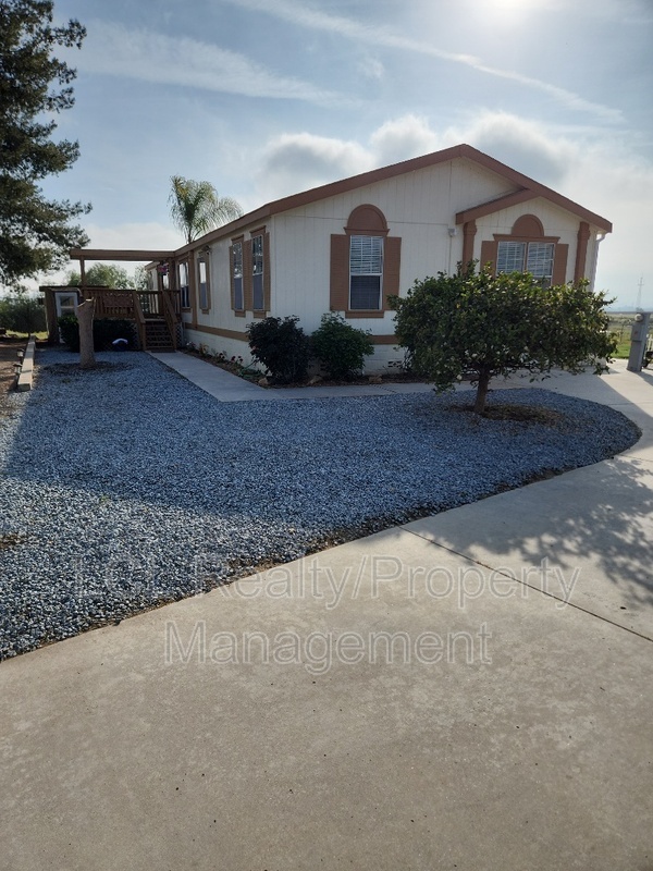 Primary Photo - 25795 Leon Rd