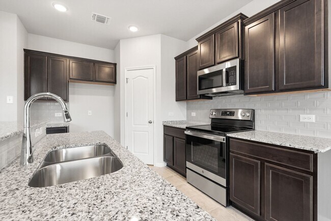 Foto del edificio - 737 Gingham Trl