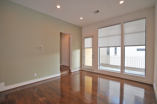 Foto del edificio - 4611 Austin St