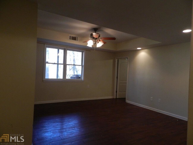 Building Photo - 2692 Cliffview Dr SW