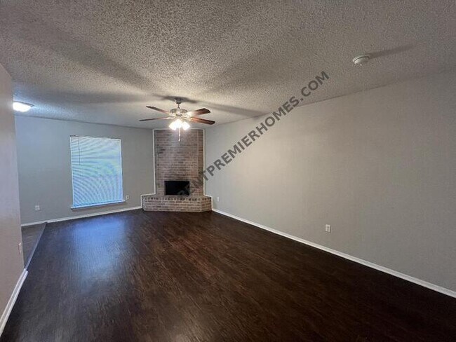Building Photo - 2917 Raton Dr