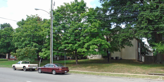 Building Photo - Westover Hills Townhomes