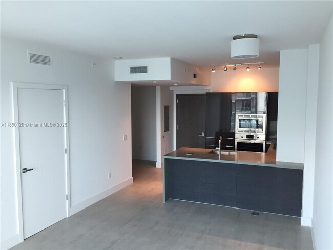 Building Photo - 1080 Brickell Ave