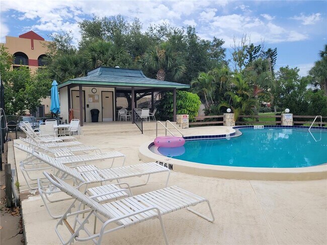Building Photo - 104 Capri Isles Blvd