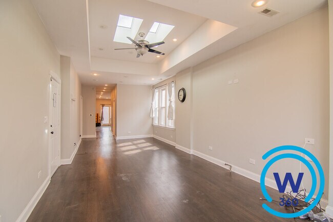 Foto del edificio - 3343 N Springfield Ave