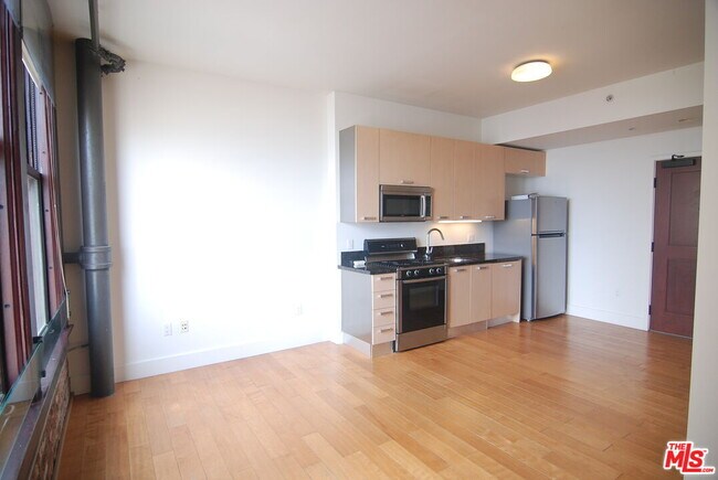 Foto del edificio - 460 S Spring St