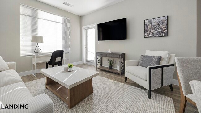 Foto del edificio - 1000 S Broadway