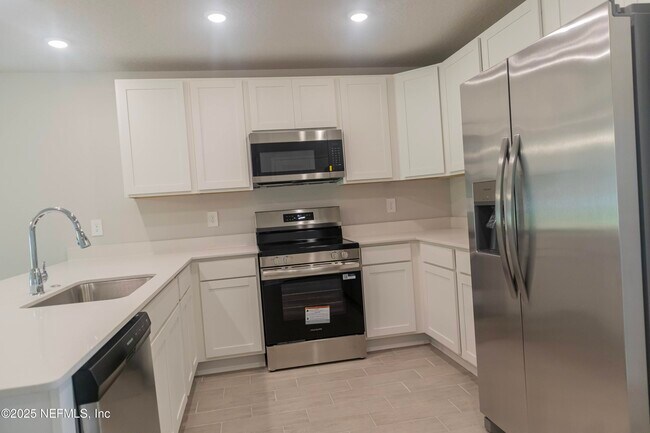 Foto del edificio - 5256 Sawmill Pt Wy