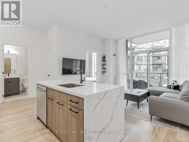 Building Photo - 415-415 Sea Ray Ave