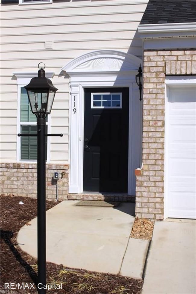 Building Photo - 3 br, 2.5 bath House - 119 RIVA COURT